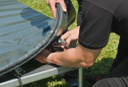 How to Attaching the safety pad to the frame of the trampoline - Akrobat