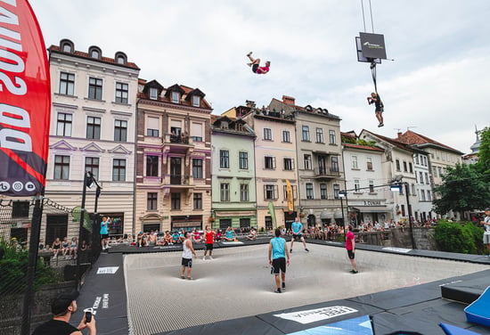 Ljubljanica transformed into a unique outdoor Trampoline Park for two days - Akrobat Odbito na Ljubljanici