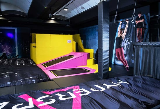 Trapeze jump for advanced jumers in Trampoline park - Akrobat