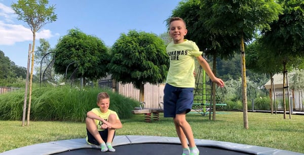 Trampolines are the next must-have for every camp - Akrobat