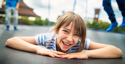 Pomen skakalne opne pri trampolinih za domačo uporabo  | AKROBAT